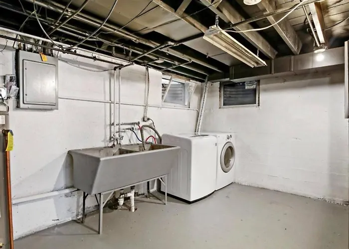 Lovely Duplex In Dt Near Naval Base