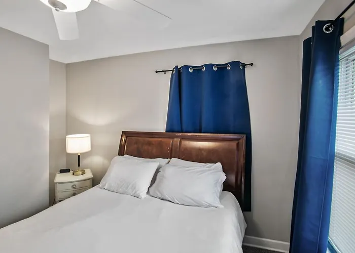 Lovely Duplex In Dt Near Naval Base *