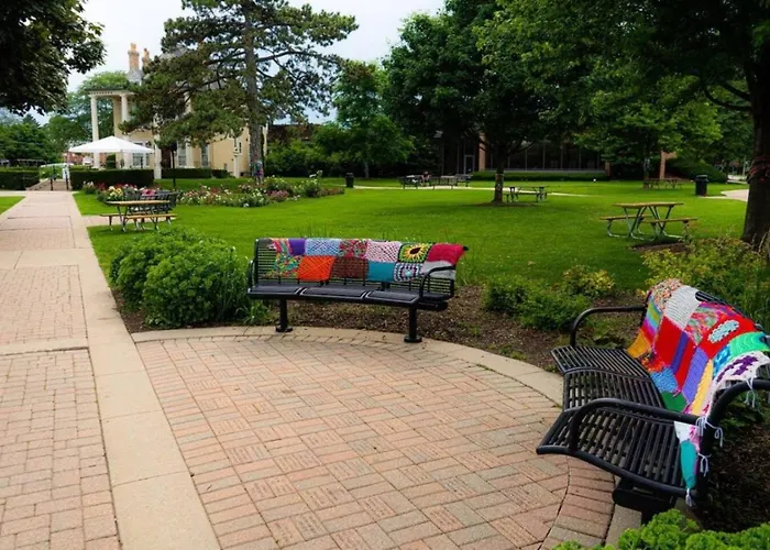 Lovely Duplex In Dt Near Naval Base Libertyville