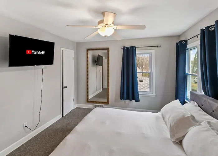 Lovely Duplex In Dt Near Naval Base