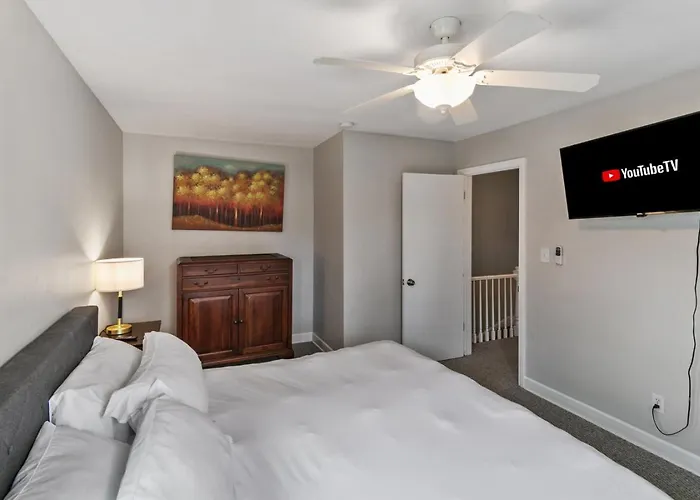 Apartment Lovely Duplex In Dt Near Naval Base *